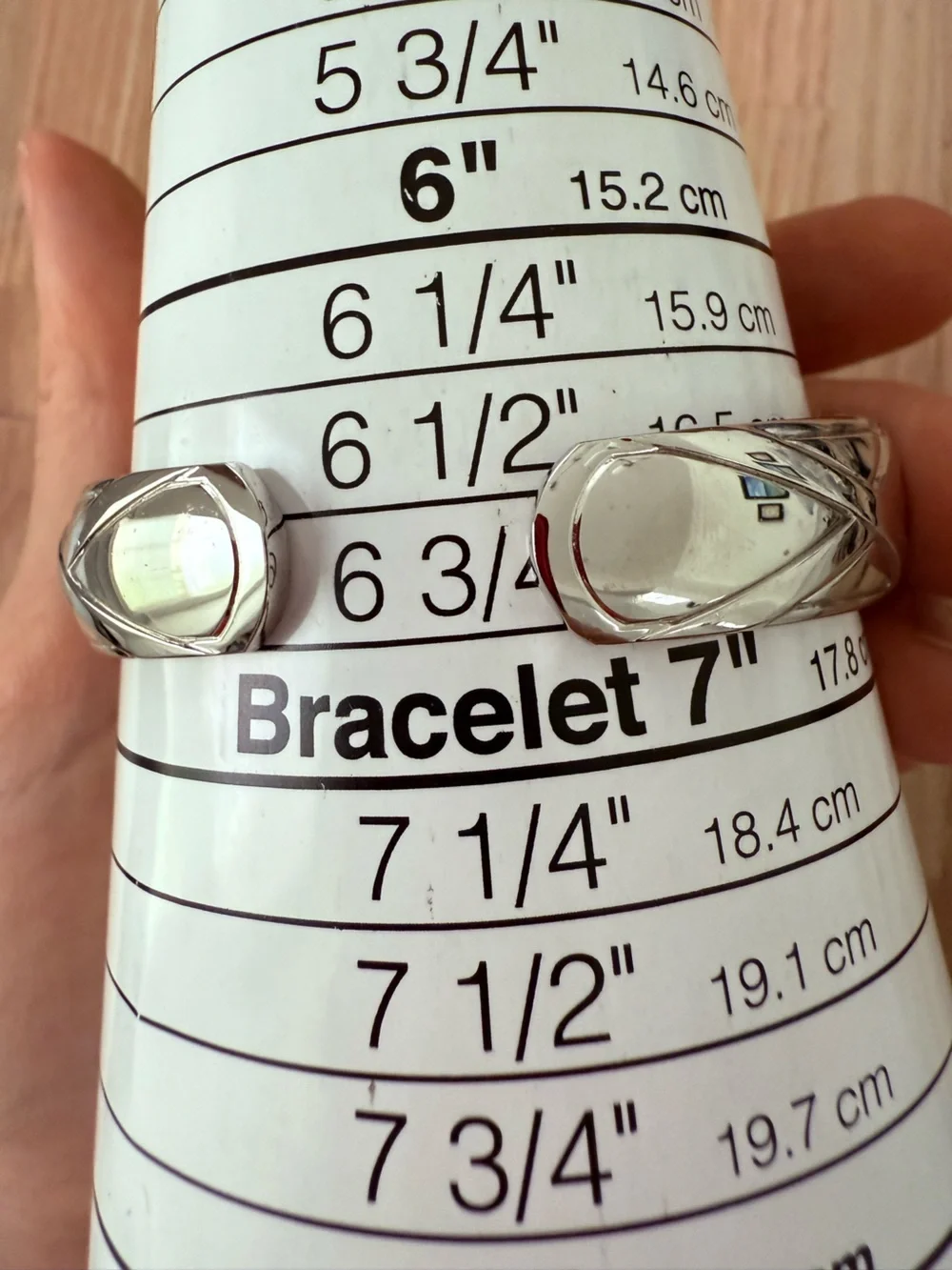 Studio time ladies hinged cuff bracelet watch NEW BATTERY